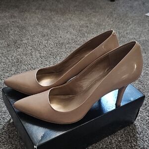 BCBG Elegant Nude Women's Heels "Gaminkha" Size 9